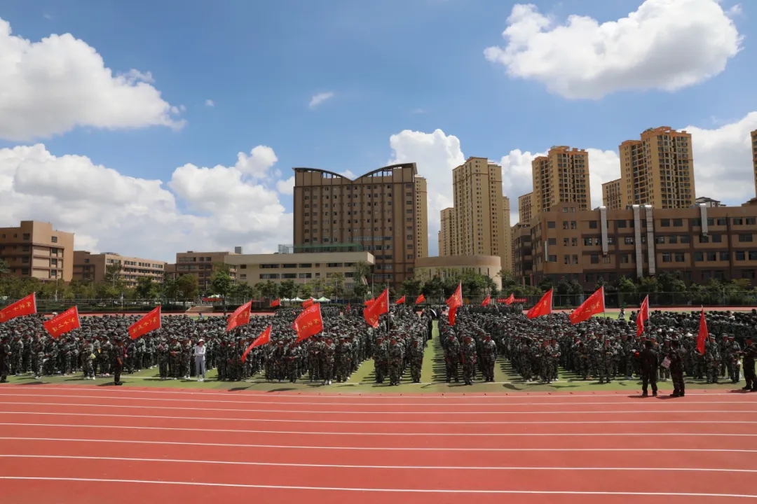 沐鸣娱乐 -【沐鸣科技赋能】娱乐新境界！开展2023年学生军事训练野外拉练活动